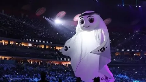 亚冬会冰舞赛场中国选手夺银，央视体育全程直播